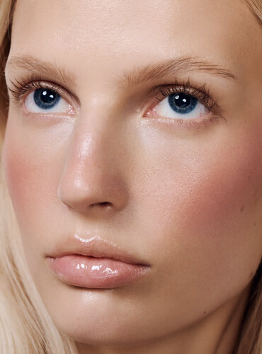 tan line بلشر كريمي