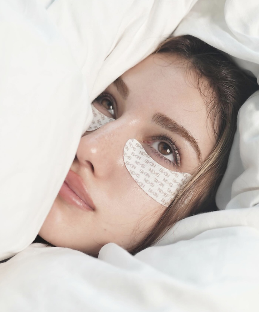 Eye-conic Brightening Hydrogel Eye Patches One piece