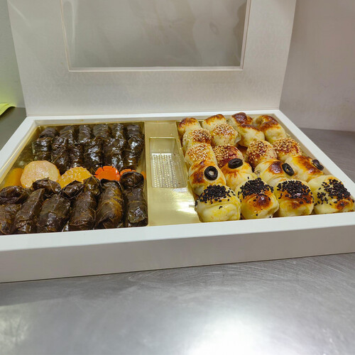 بوكس معجنات مع ورق عنب