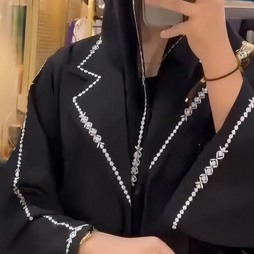 بليزر تطريز ابيض