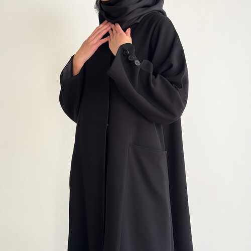 عبايه لف خام كوبا خفيف وبطانه مع قصة بنسات ومخابي على الجنبين