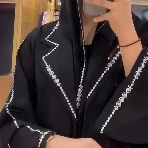 بليزر تطريز ابيض