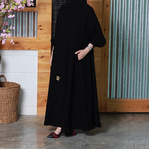 Practical, covering, cloche abaya, strap and hidden sleeves