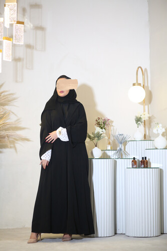 عبايه دبل جاينيز قصه مميزه مع قطعه اخف منسدله على الاكتاف وقصه على الكم خام انترنت كوري
