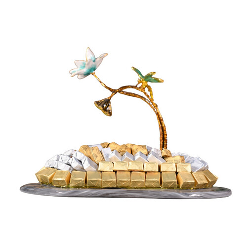 Marble tray decorated with roses