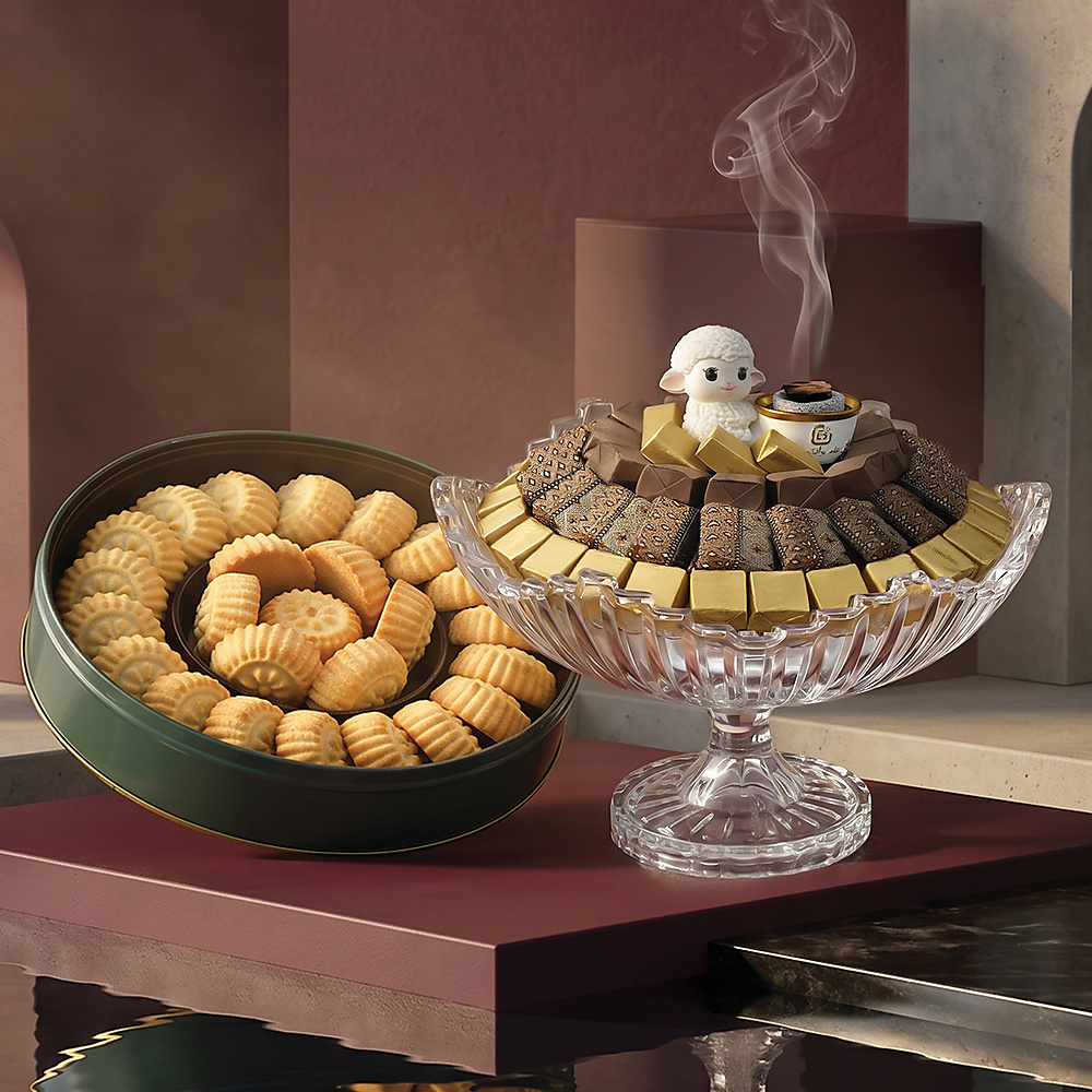 العرض الأول مع معمول صغير