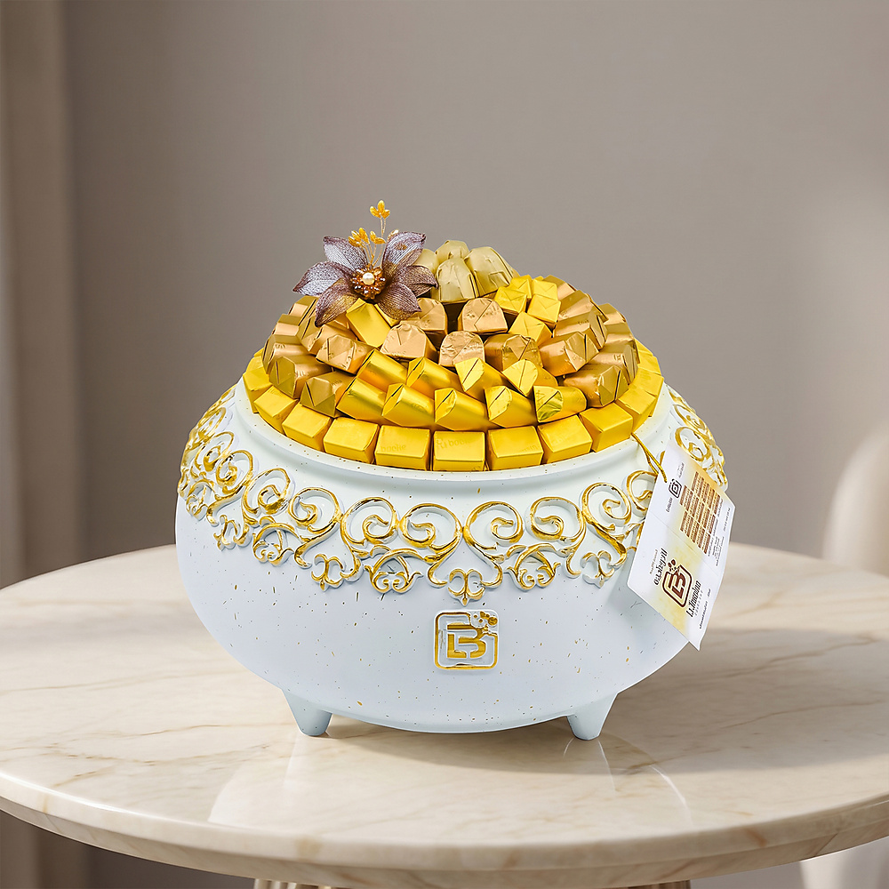 Queen Of Gold Tray