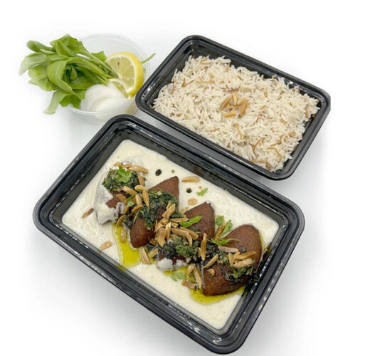 كبه باللبن يقدم مع الارز