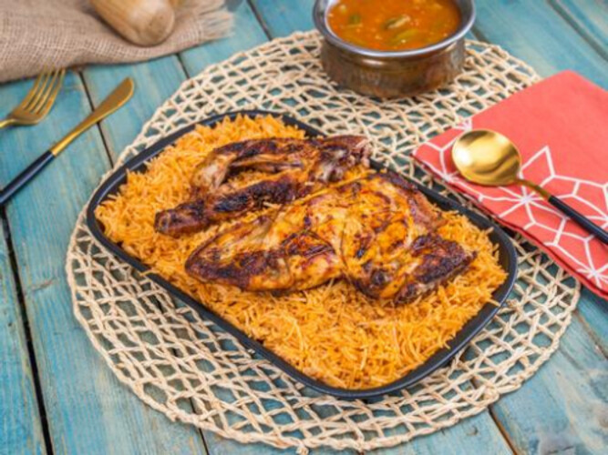 وجبة عيش بخاري مع دجاج