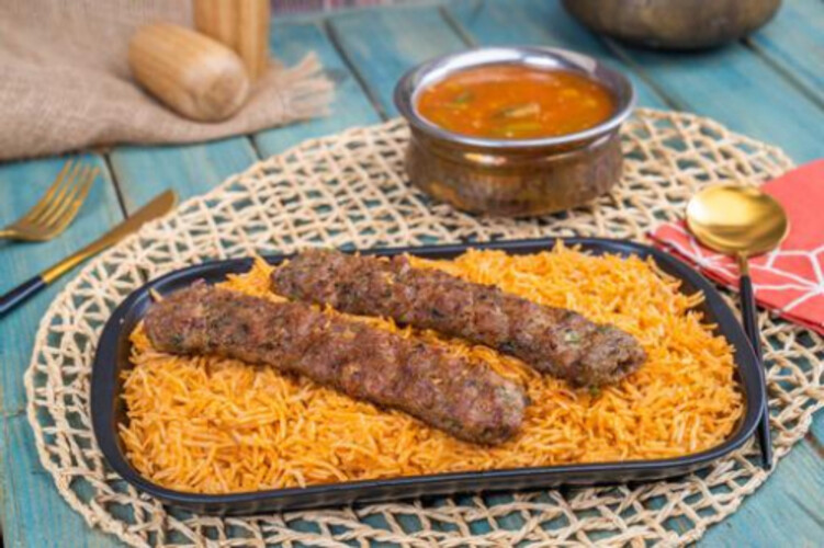 وجبة عيش بخاري مع كباب