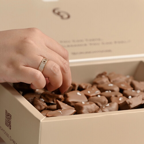 هوني كومب العسل