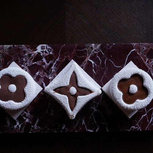LV mousse Cake
