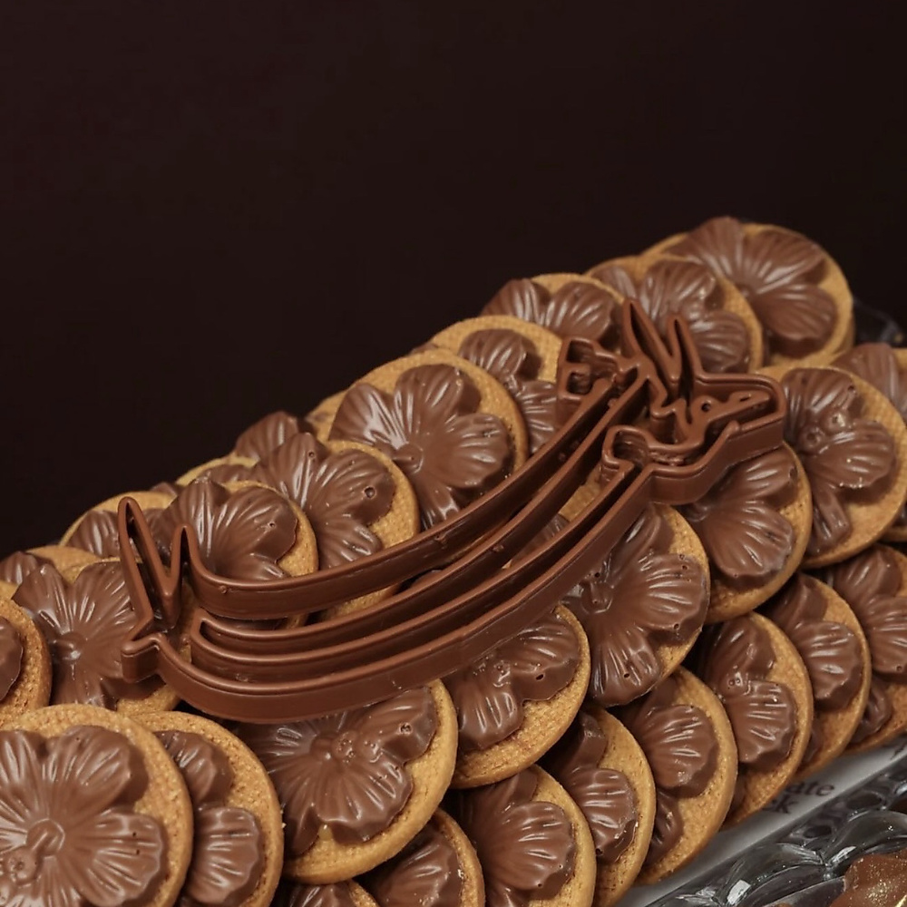 Large Sculpture Topper