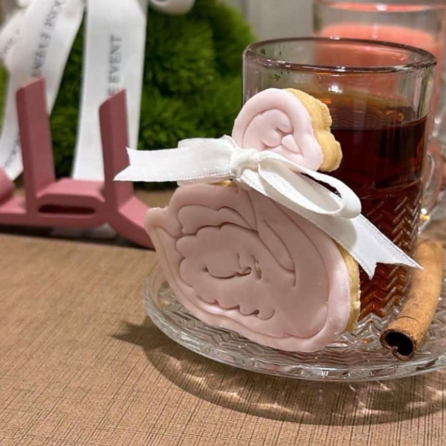 Swan Shaped Biscuit with Ribbon