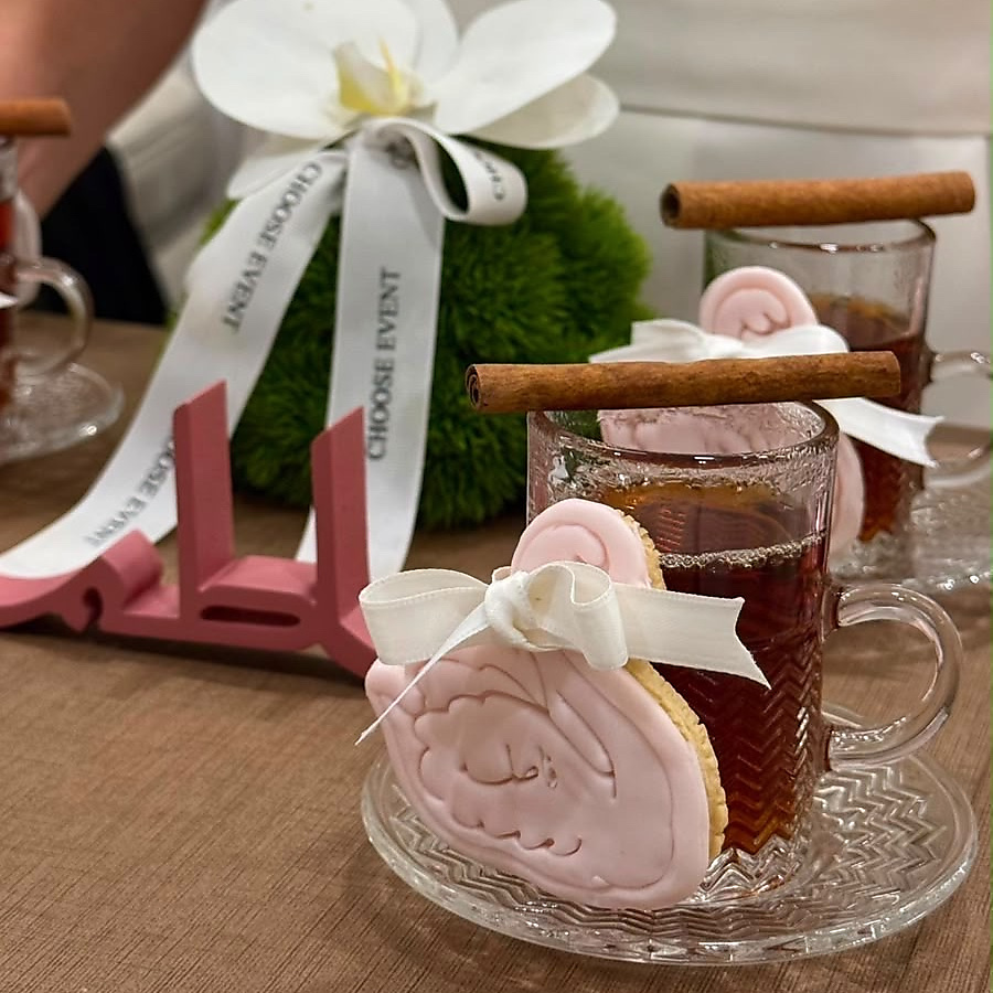 Swan Shaped Biscuit with Ribbon