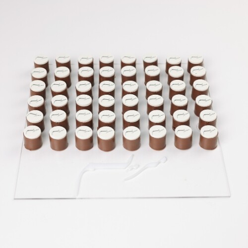 شوكلت أصطواني مع لوح أكريلك