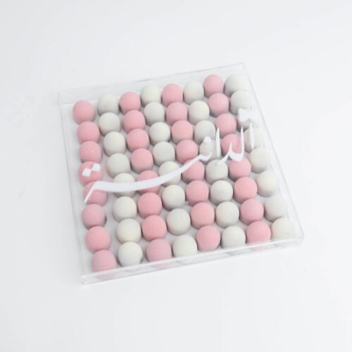 شوكلت فلفت في أكريلك بوكس