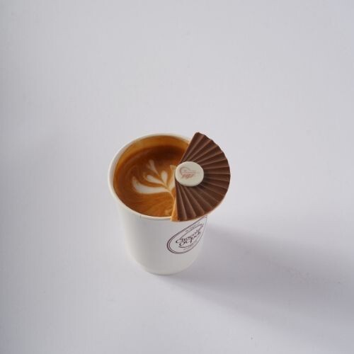 Fan Chocolate with biscuit