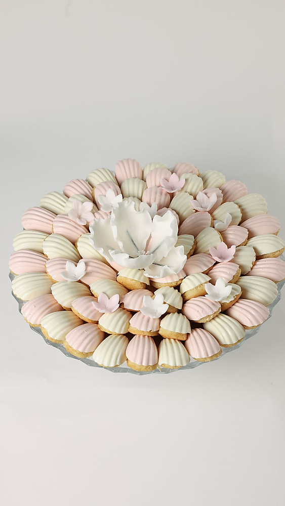 Madeleine Cake