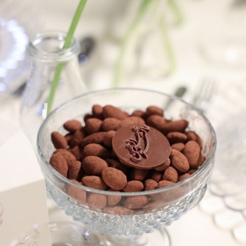 Almond dusted Dragee