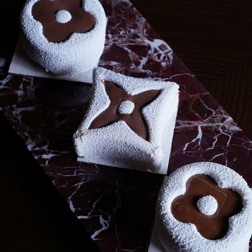 LV mousse Cake