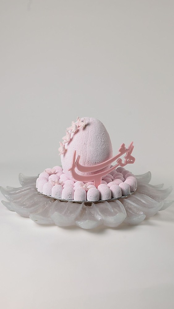 Velvet Dome with Chocolate Egg