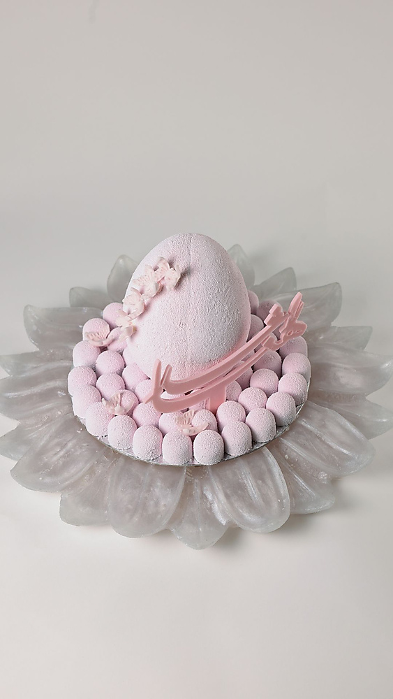 Velvet Dome with Chocolate Egg