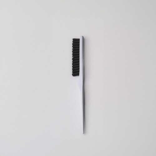 SLEEK – فرشاة تنعيم رفيعة وأنيقة