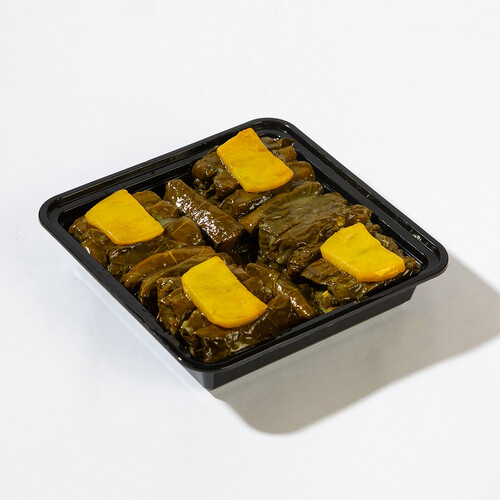 grage leaves with lemon