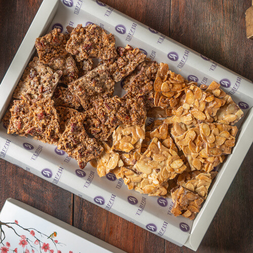 Mix  Pecan &almond with belgium chocolate