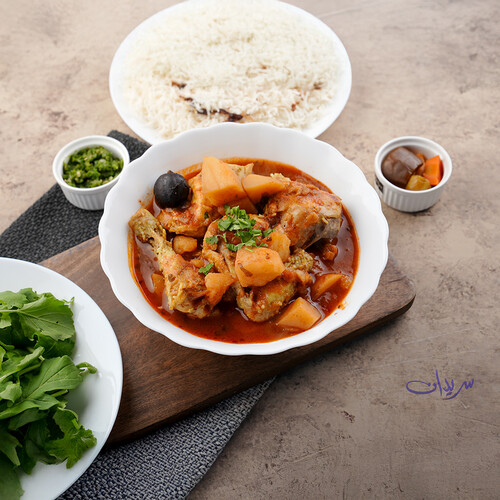 مرق دجاج مع عيش أبيض