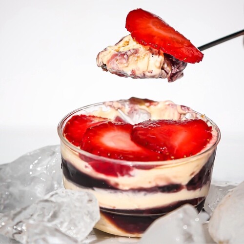 Mini Box Of Mango And Strawberry Mix