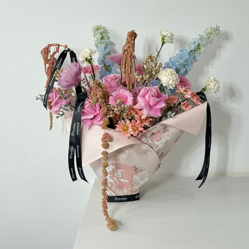 Elegant Pink | وردي أنيق