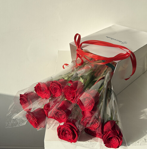 باقة من 12 وردة مفردة