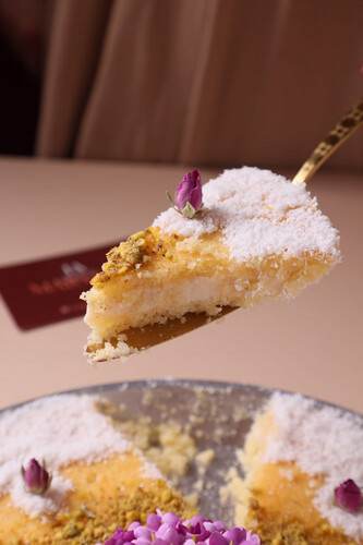 Basbousa with fresh cream