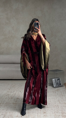 مخمل مقلم عنابي مع فتحات جانبية