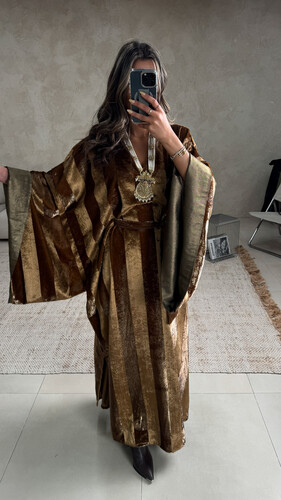 مخمل مقلم بيج مع فتحات جانبية