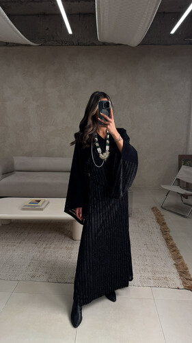 مخمل شيفون وكريب -الرجاء كتابة قياس ( الكتف ، طول الكم ) بالملاحظات