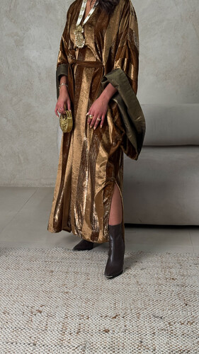 مخمل مقلم بيج مع فتحات جانبية