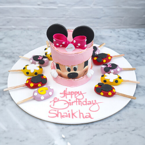Minnie Mouse Cake & Cakesickles