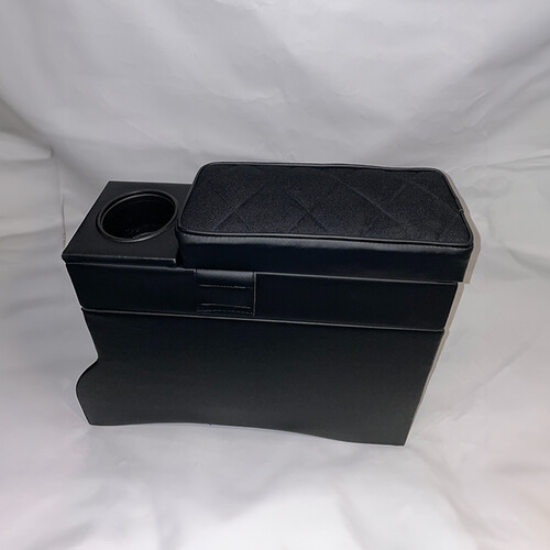 تكايه فيها كاب هولدر + درجين للجمني من موديل ٢٠١٩ واحدث