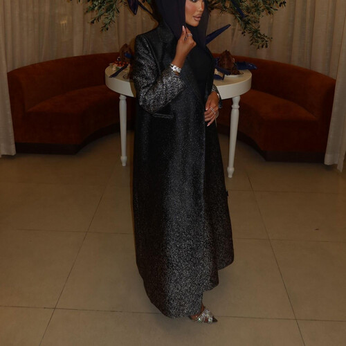 بليزر اسود بدرجات الرمادي مع بنطلون