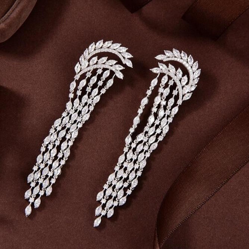 DANGLES