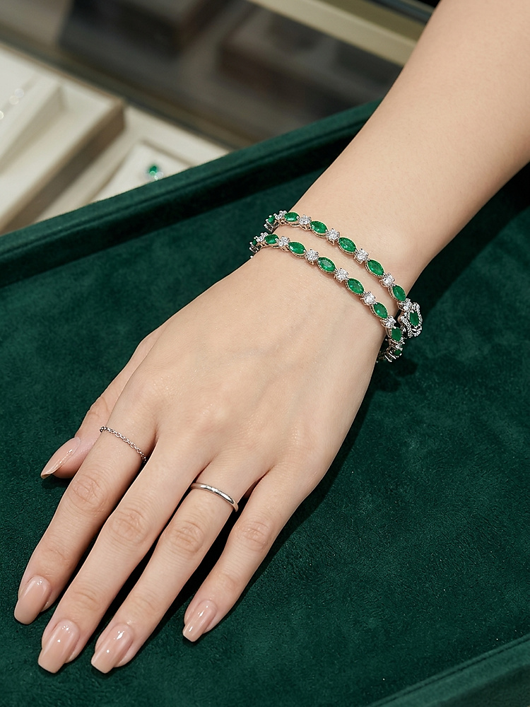 NOOR EMERALD