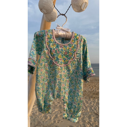 اوڤراول حرير مزين بالشك