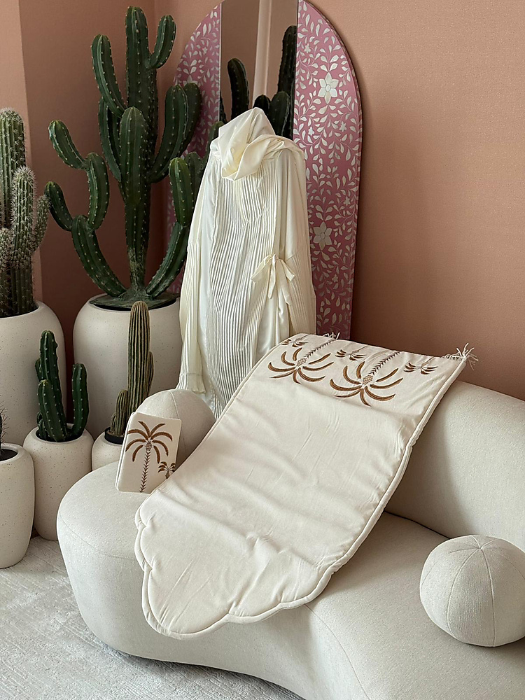Elegant Palm Pattern Prayer Set with Matching Quran Cover