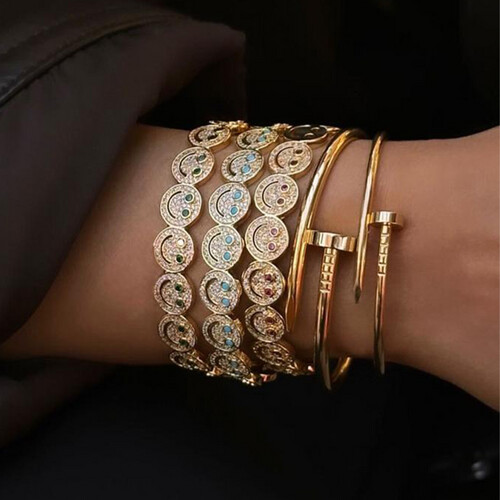 GOLD SMILEY FACE BRACELET