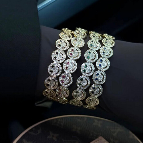 GOLD SMILEY FACE BRACELET