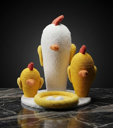 شجرة قطط بتصميم الدجاج