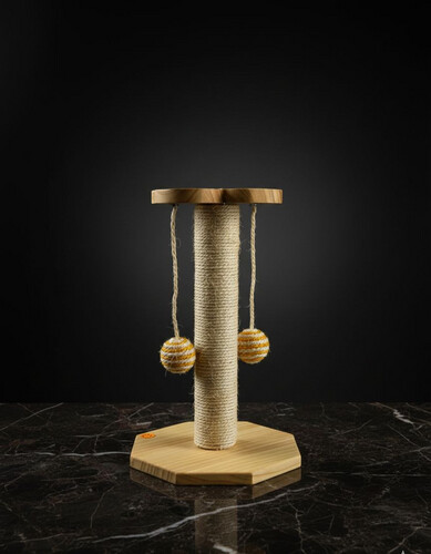 لعبة خدش والتسلق للقطط